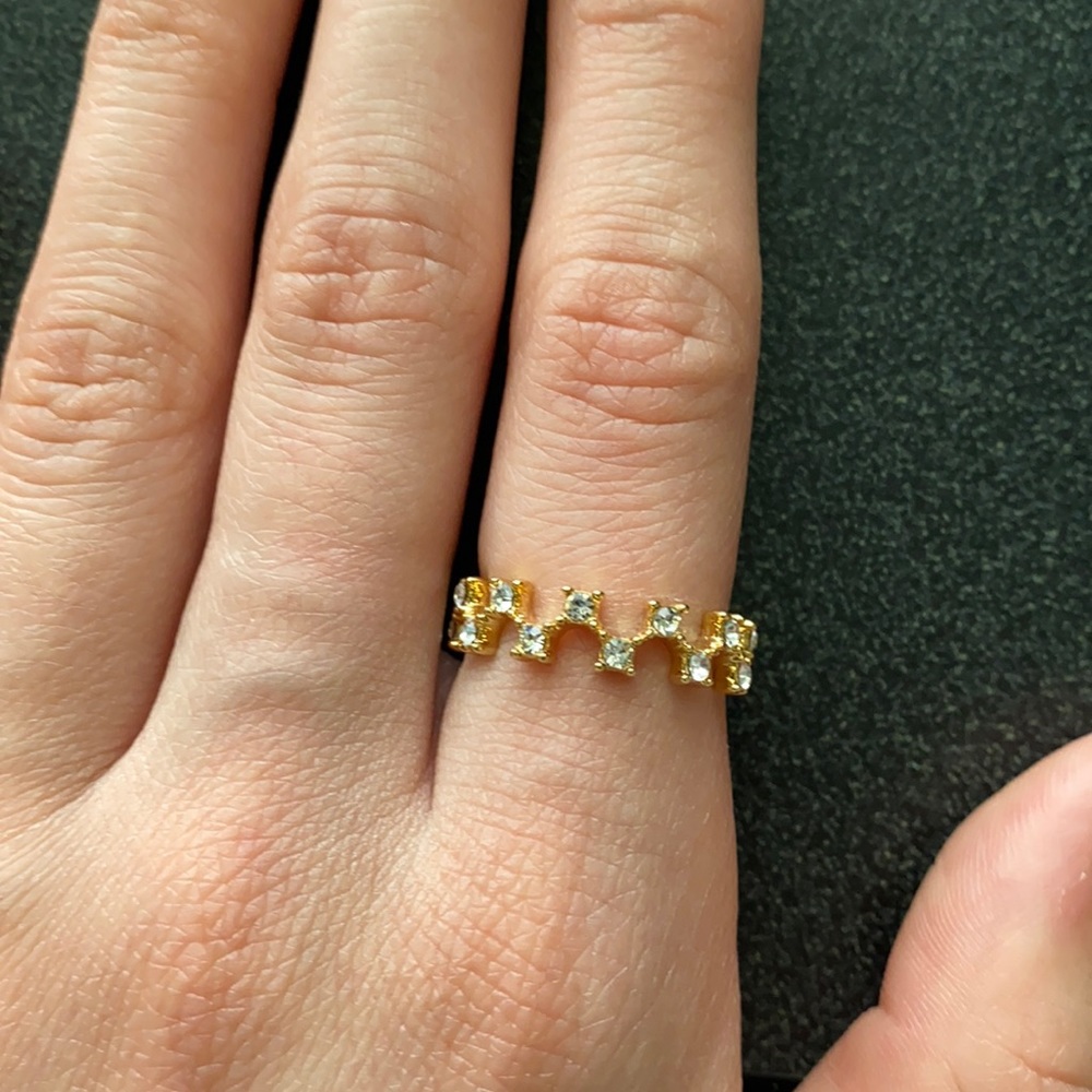 Gold ring with cubic zirconia